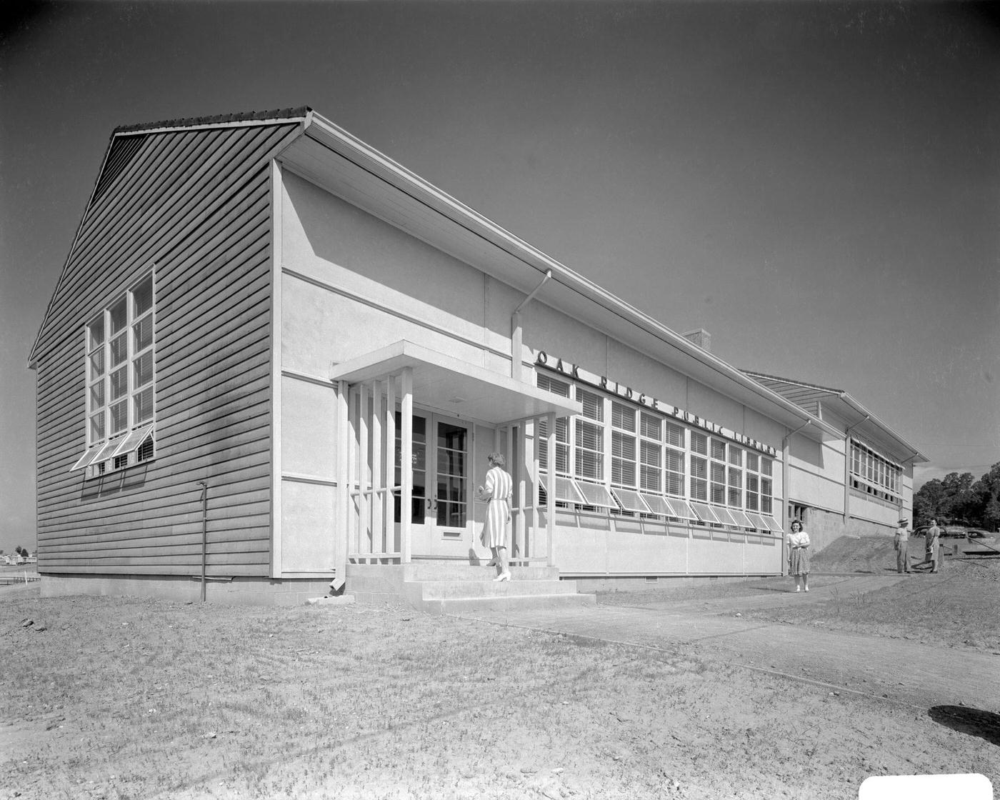 Oak Ridge Public Library, Tennessee, 1944.