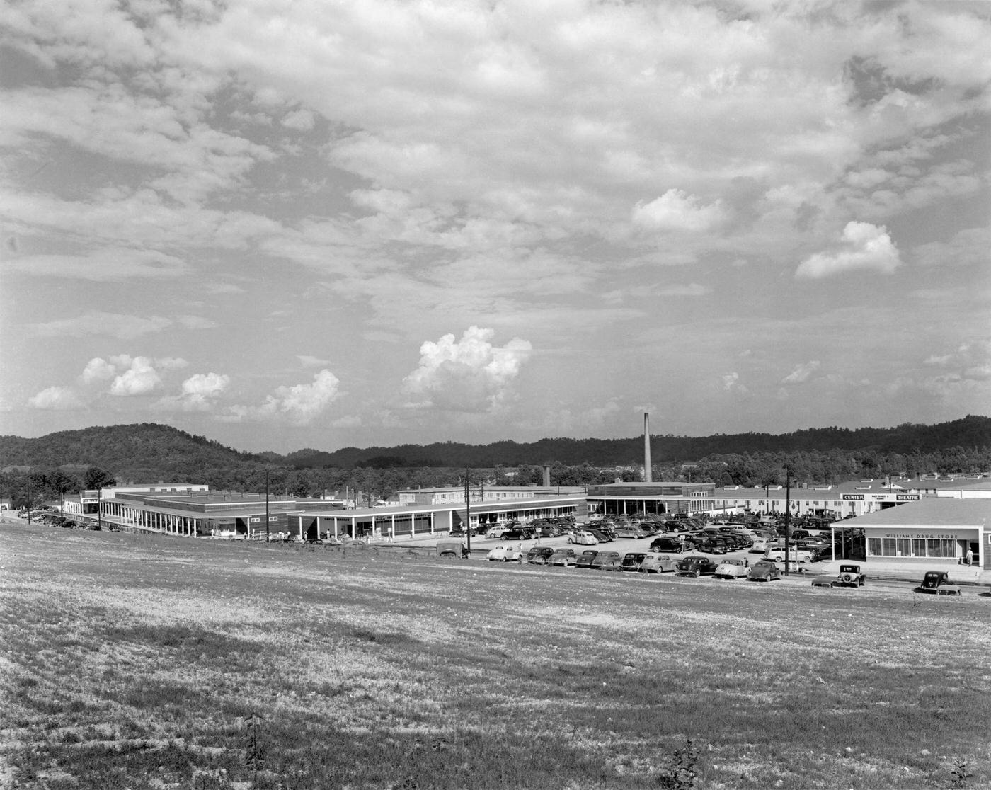 Oak Ridge Shopping Mall, Tennessee, 1944.