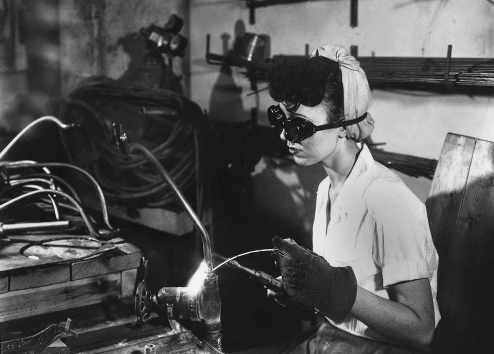 Welding at K-25 facility in Oak Ridge, February 1945