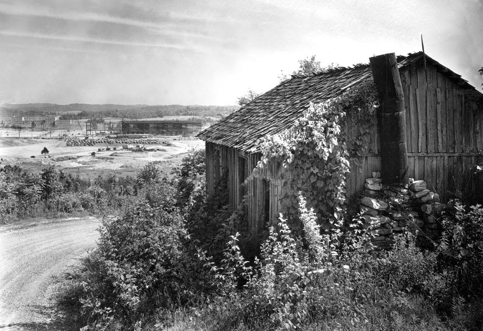 Early Construction of the K-25 uranium enrichment facility, 1942