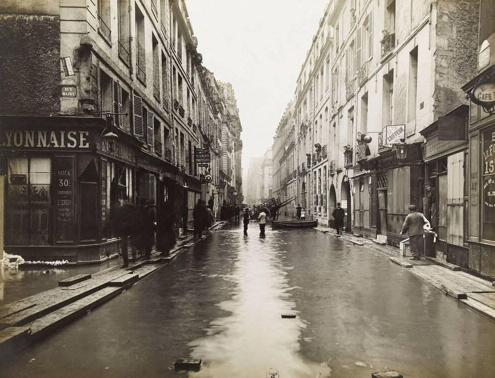 Seine flood case (31 Jan 1910) - Rue St Andre des Arts. View of the street during the flood. 5th arrondissement.
