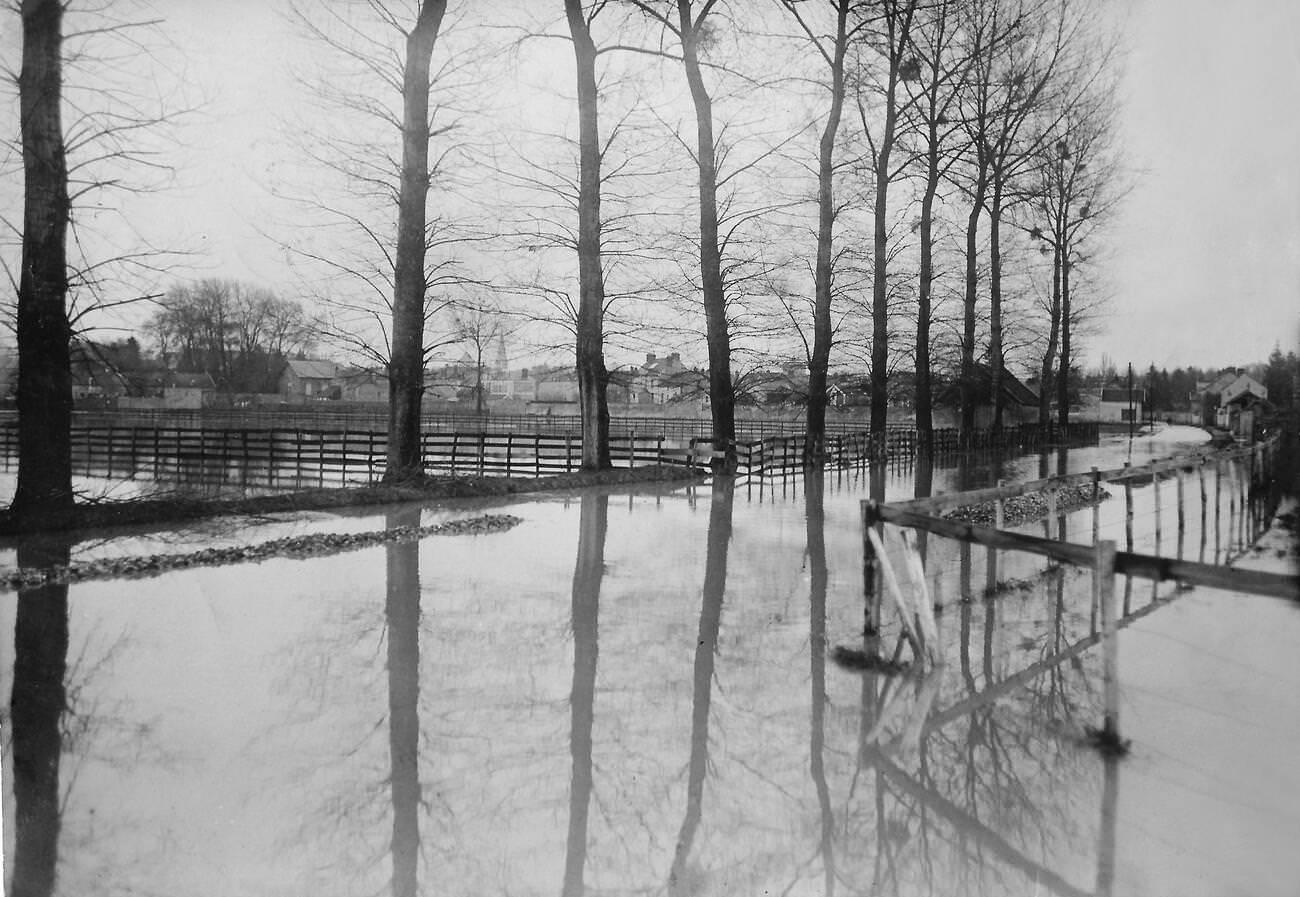 Historic flooding of Paris, 1910 - Flooded fields near Coulommiers for growth of Marne River.
