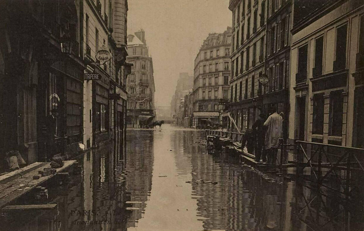 Paris - The Flood of the Seine (January 1910) - Flood of Traverse Street (XII arr.).