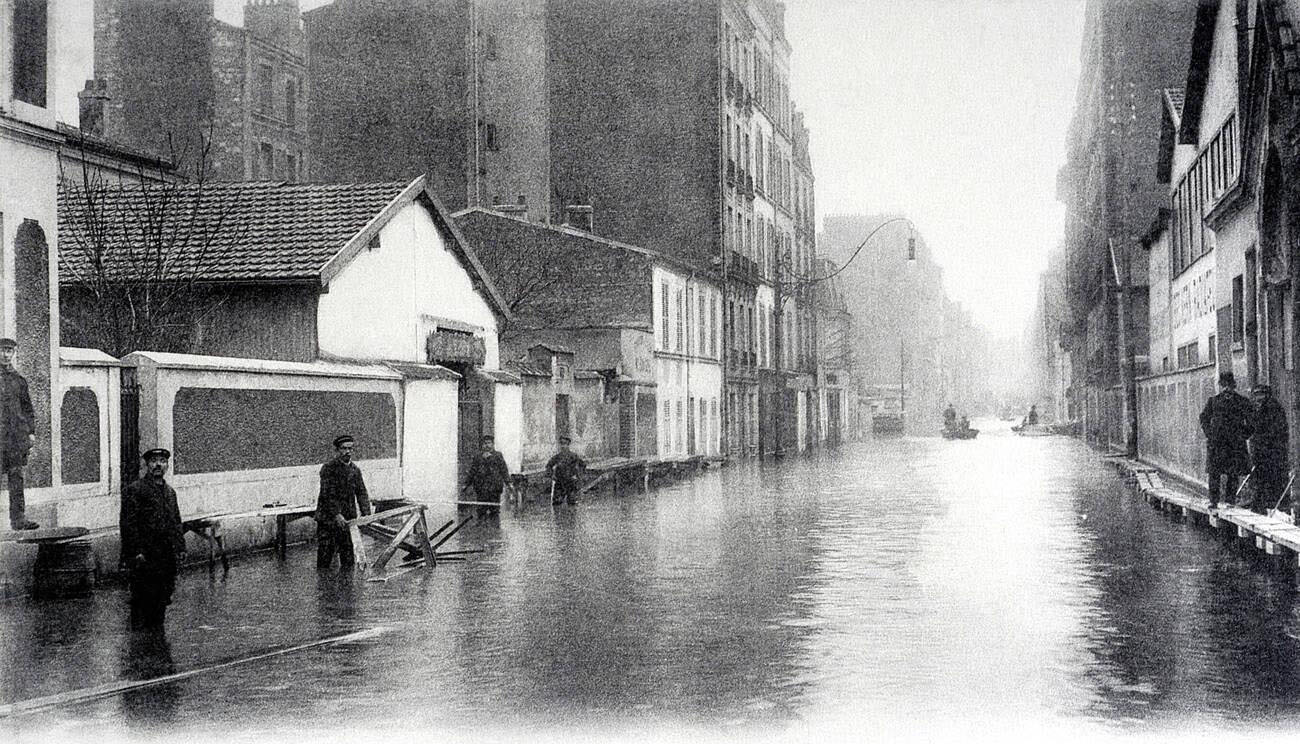 Old postcard of Paris floods, January 1910 - Levallois Perret, Street Fazillau.