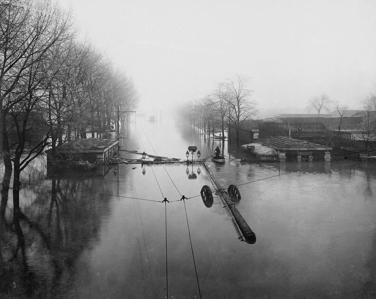 Flood of the Seine - Door Station. Porte de la Gare, XIIIth arr.