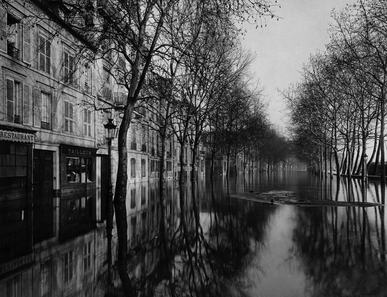 Flood of the Seine - Dock Debilly. Quai Debilly (now Avenue de New York), XVIth arr.