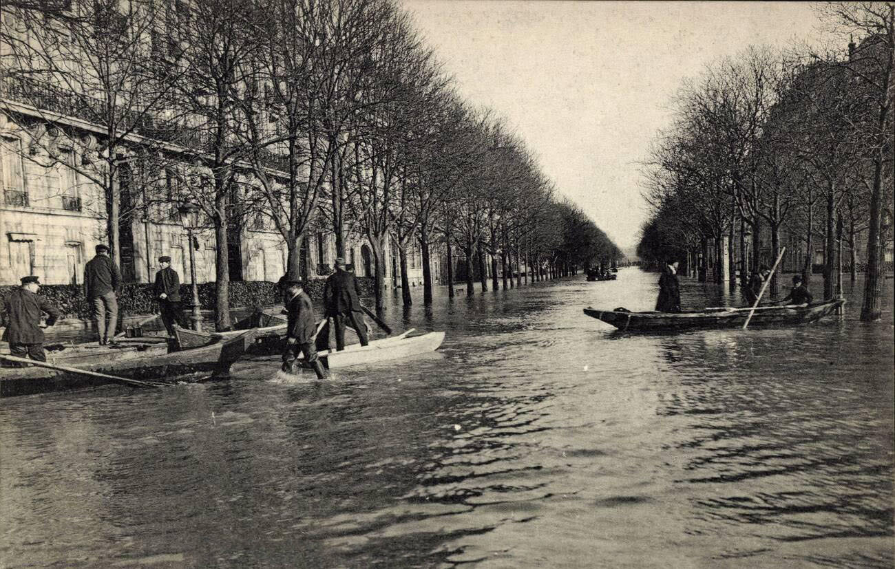 Paris, Inondation de la Seine, January 1910, Bateaux.