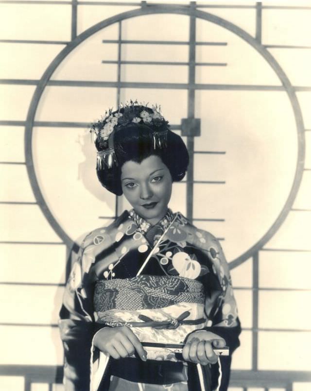 Sylvia Sidney and Her Unforgettable Performance in "Madame Butterfly" 1932