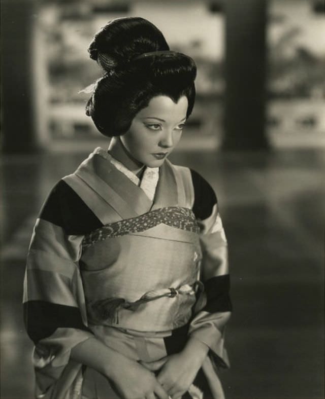 Sylvia Sidney and Her Unforgettable Performance in "Madame Butterfly" 1932