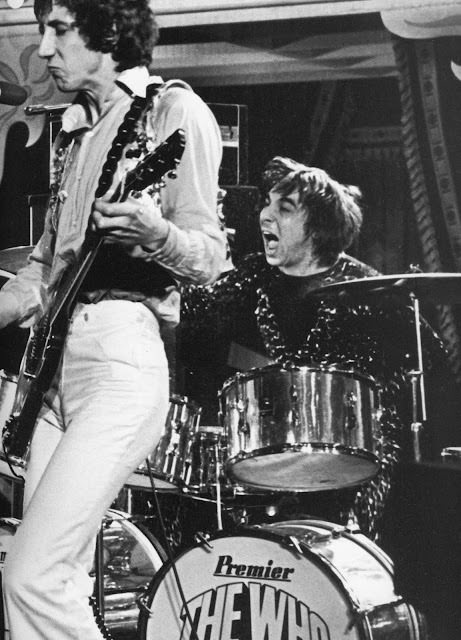 A Nostalgic Dive into the photos from The Rolling Stones Rock N’ Roll Circus