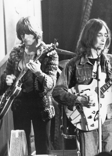 A Nostalgic Dive into the photos from The Rolling Stones Rock N’ Roll Circus