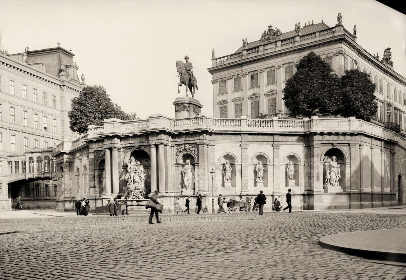 The Albertina in Archduke Albrecht palace, Albrechtsplatz, About 1907