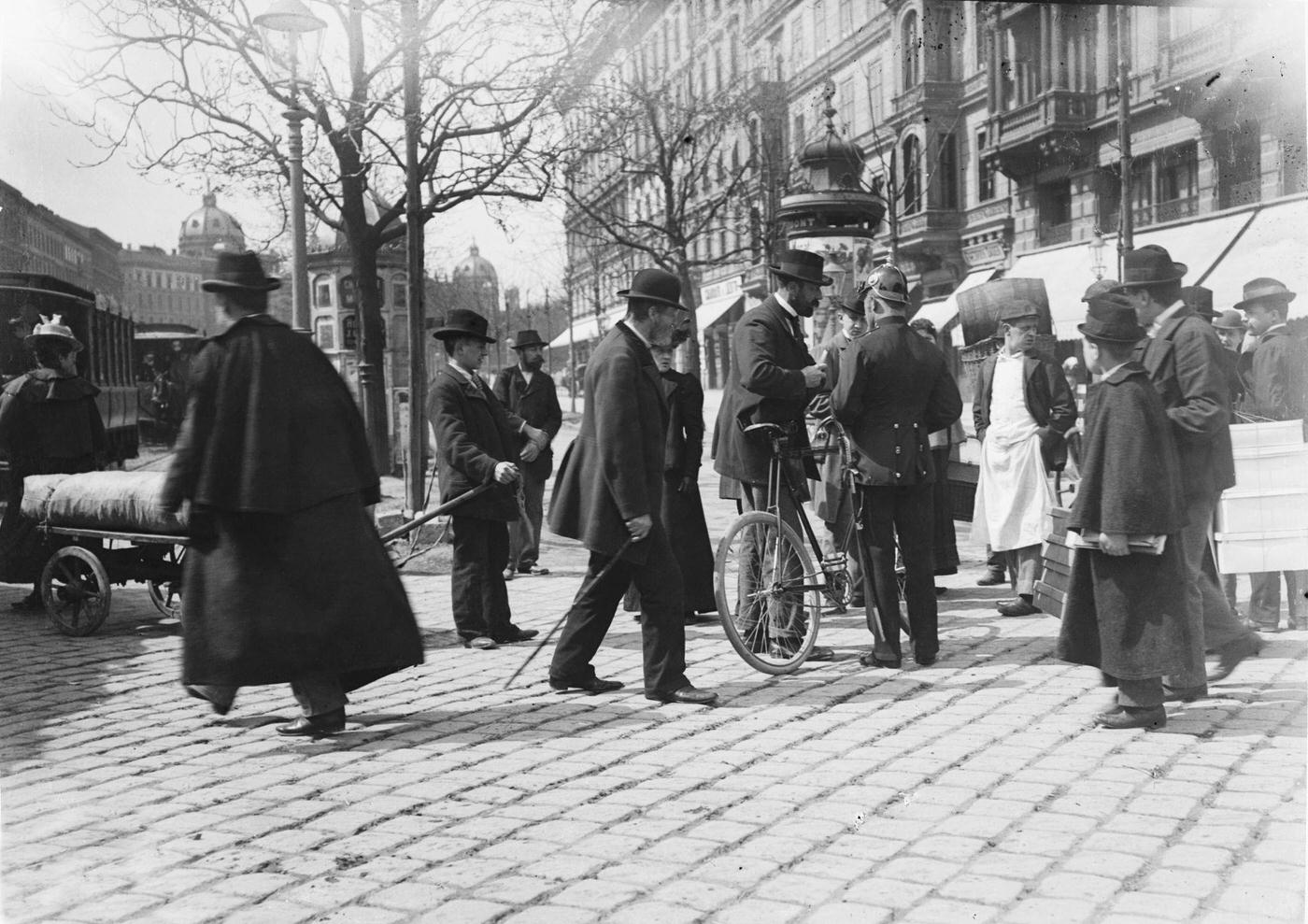 At the Opernring in Vienna, 1900s