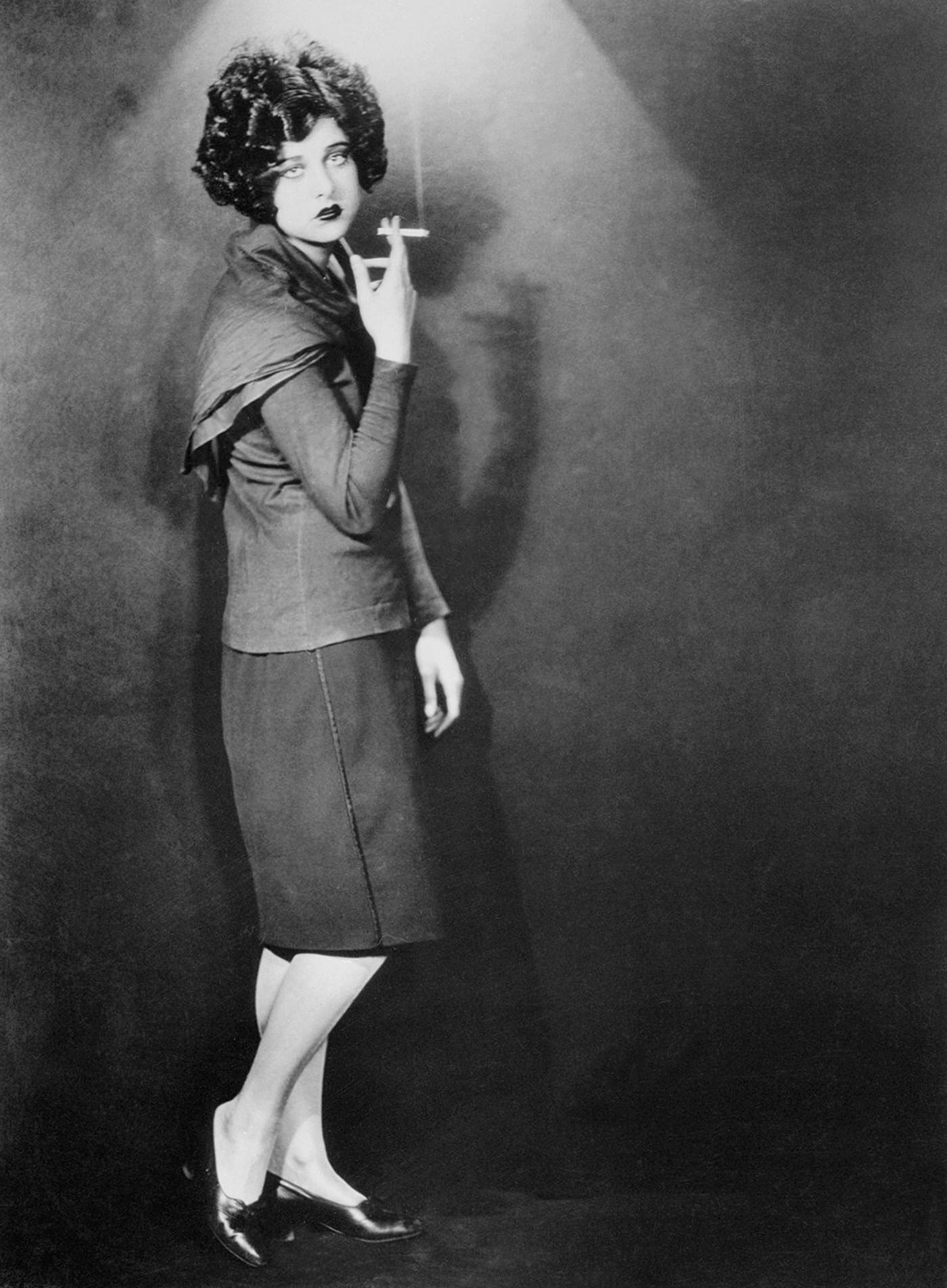 Libby Holman smoking cigarette, 1930s
