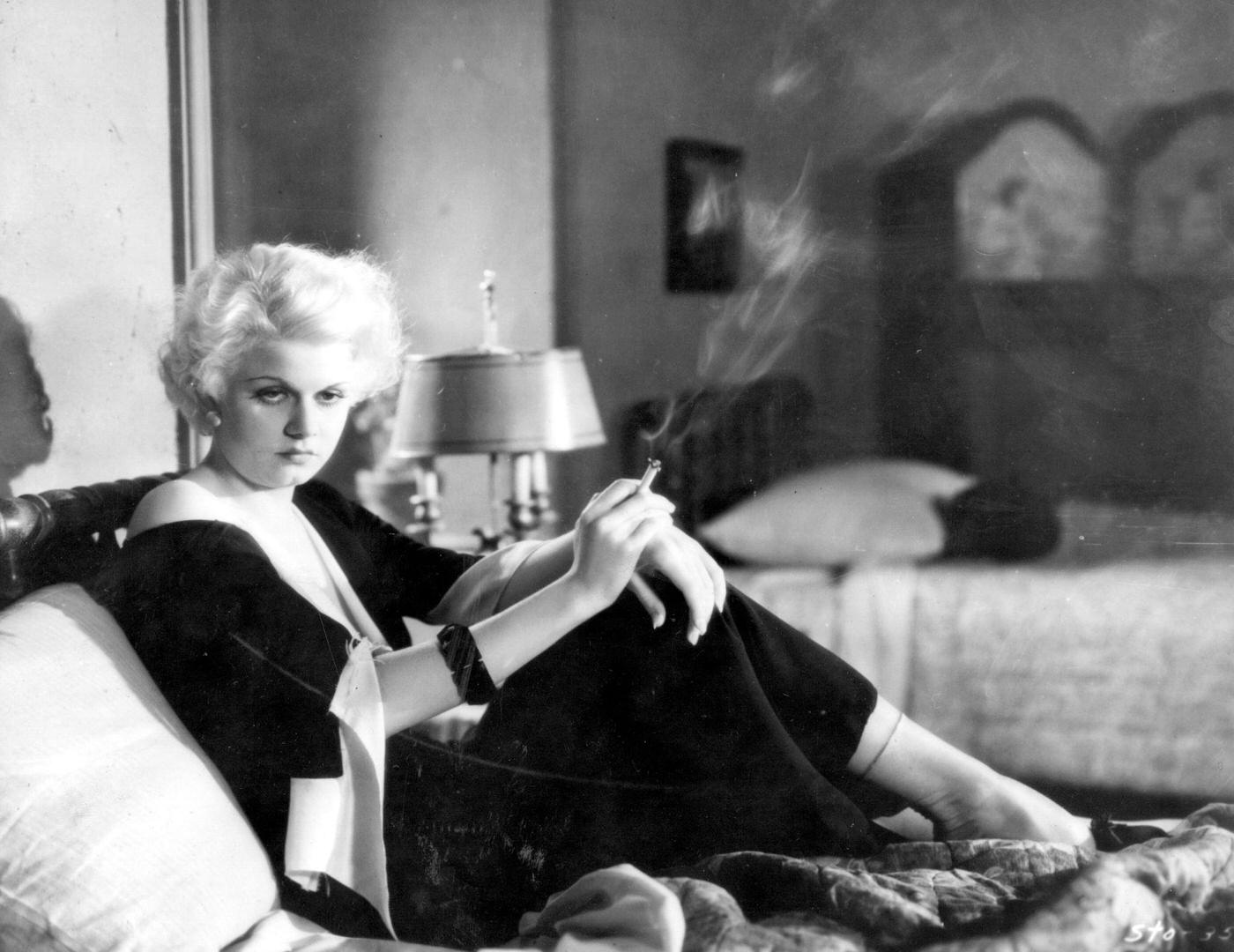 Jean Harlow, the American 'platinum blonde' leading lady, 1937