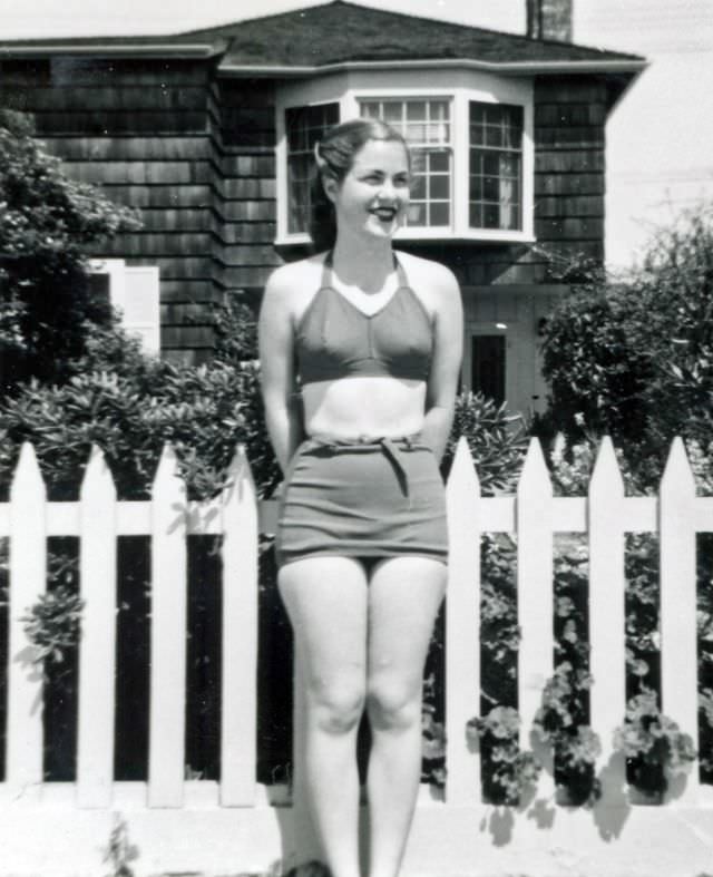 Found Photos Capture Women in Bathing Suits From the 1940s