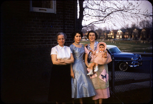 The Glamour and Sophistication of 1950s Women: A Pictorial Journey Through Fashion that Defined a Decade