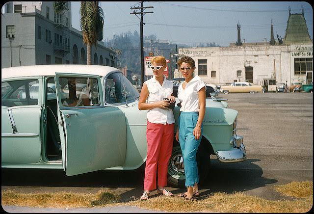 The Glamour and Sophistication of 1950s Women: A Pictorial Journey Through Fashion that Defined a Decade