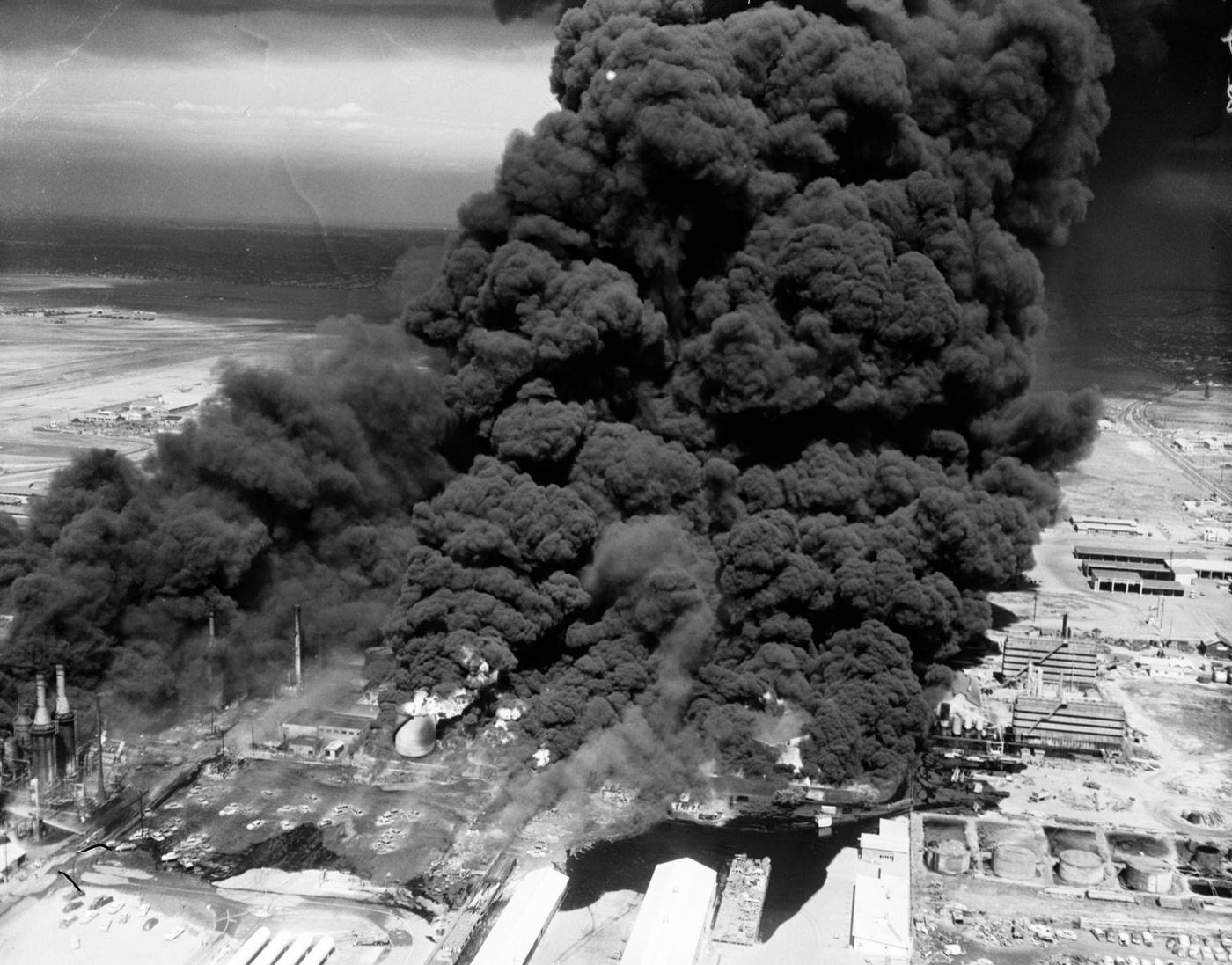 Signal Hill Oil Fire, 1958