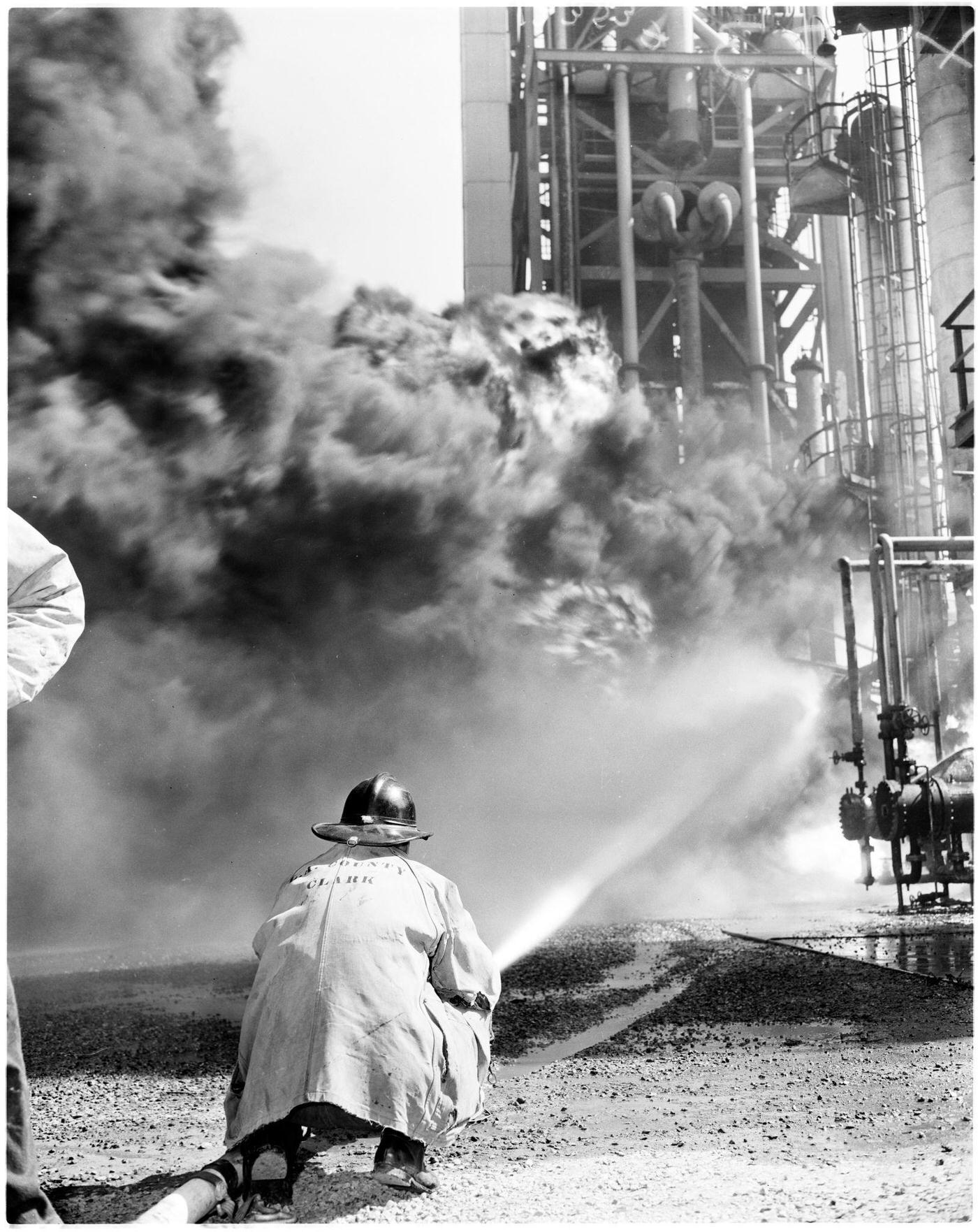 Signal Hill Oil Fire, 1958