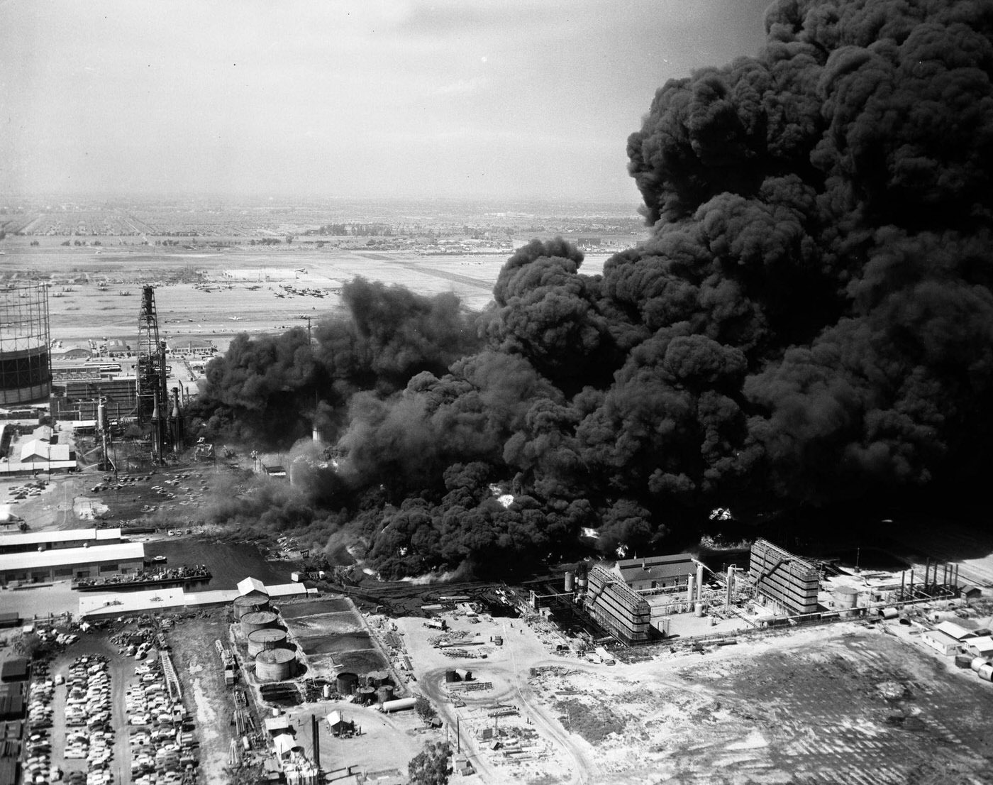 Signal Hill Oil Fire, 1958