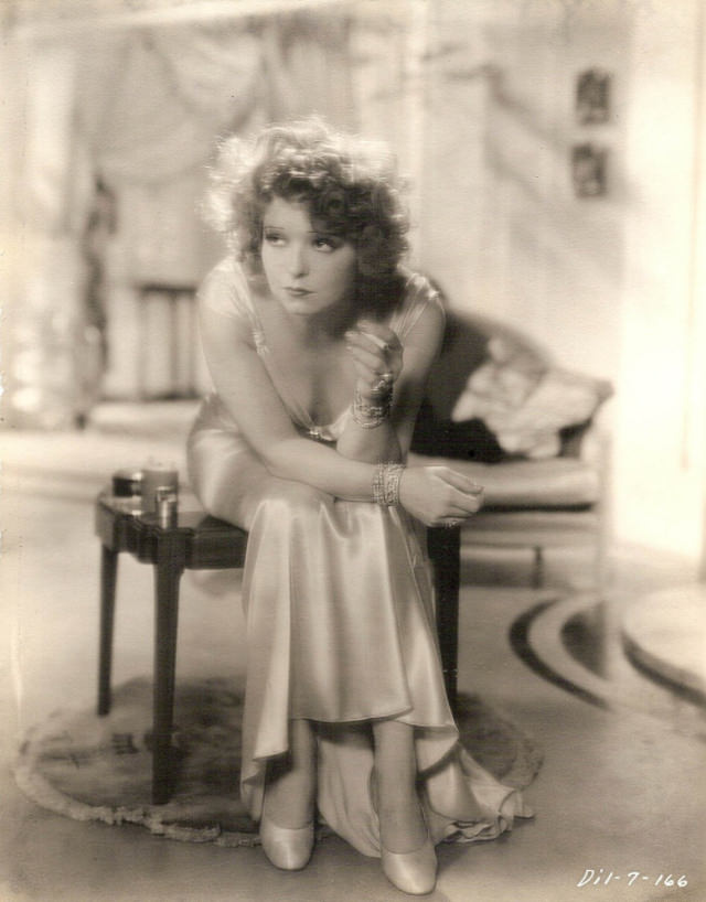 50 Fabulous Photos of Clara Bow from the 1930s Capturing Her Glamour