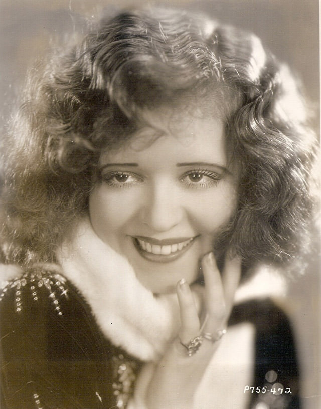 50 Fabulous Photos of Clara Bow from the 1930s Capturing Her Glamour