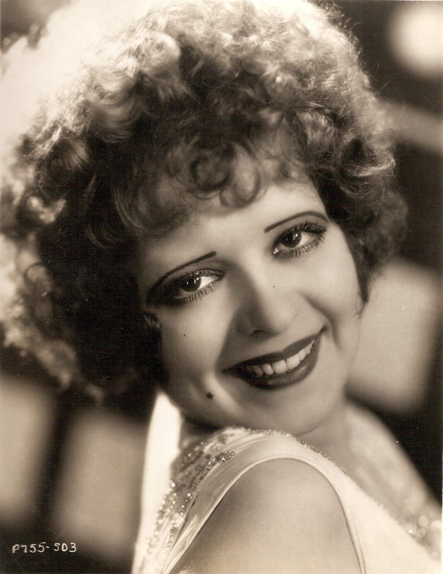 50 Fabulous Photos of Clara Bow from the 1930s Capturing Her Glamour