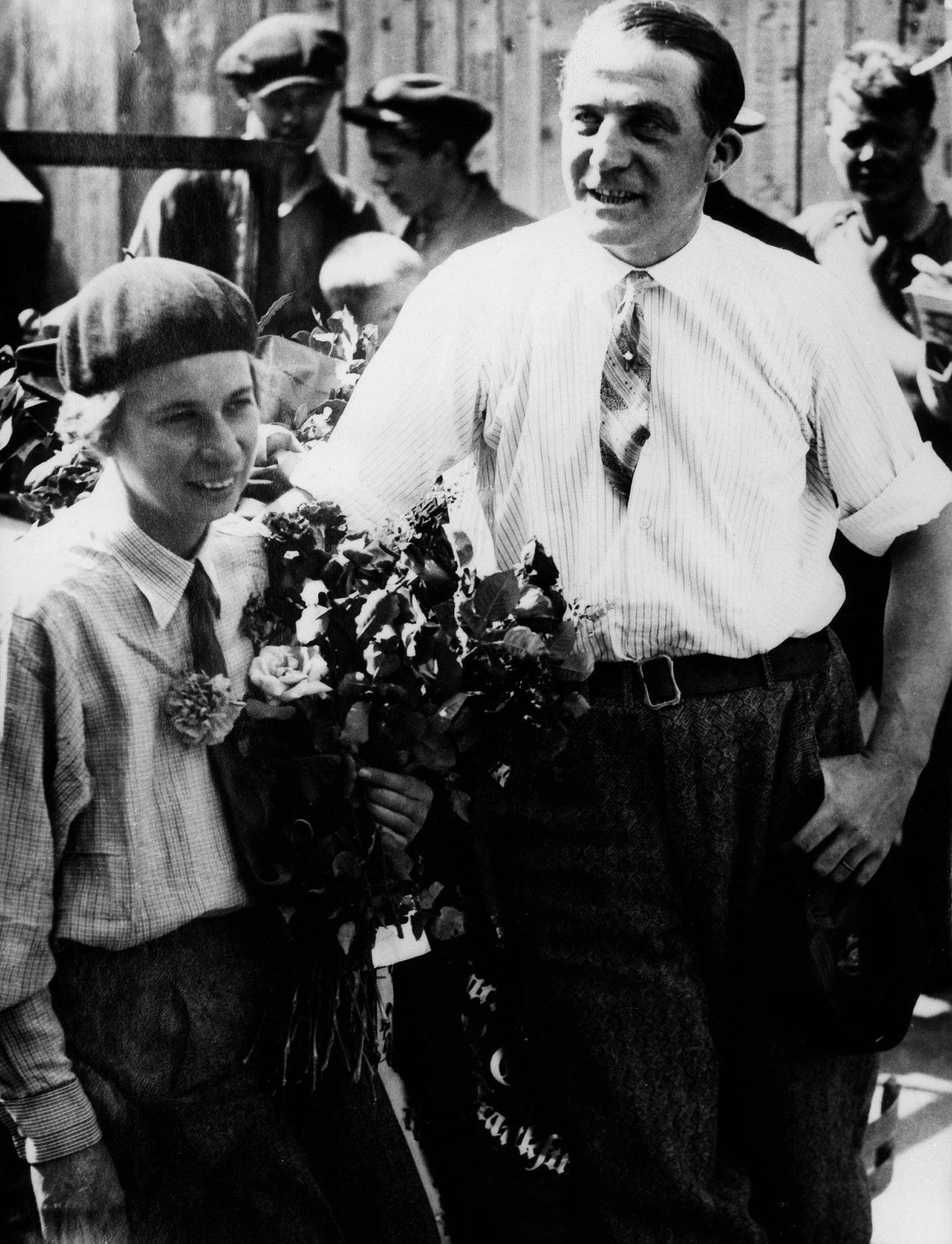 Clärenore Stinnes and Axel Söderström Arriving in Berlin, 1929