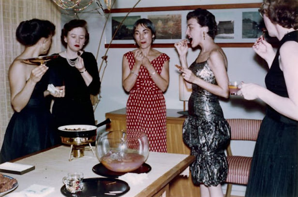 Exploring the Sophistication of 1950s Ladies Cocktail Dresses with Stunning Photos