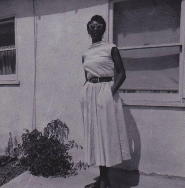 Exploring the Sophistication of 1950s Ladies Cocktail Dresses with Stunning Photos