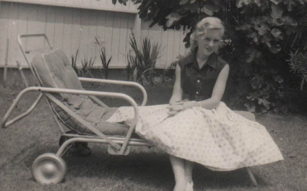 Exploring the Sophistication of 1950s Ladies Cocktail Dresses with Stunning Photos