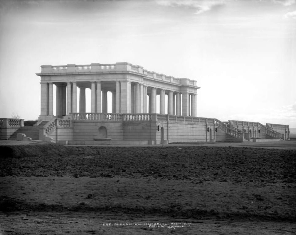 Cheesman Memorial Pavilion in Cheesman Park, Denver, 1909