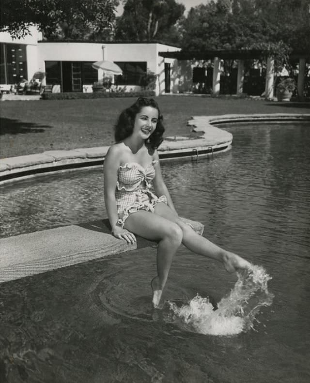 Elizabeth Taylor: The Mesmerizing Gaze Through Clarence Sinclair Bull's Lens, 1940s