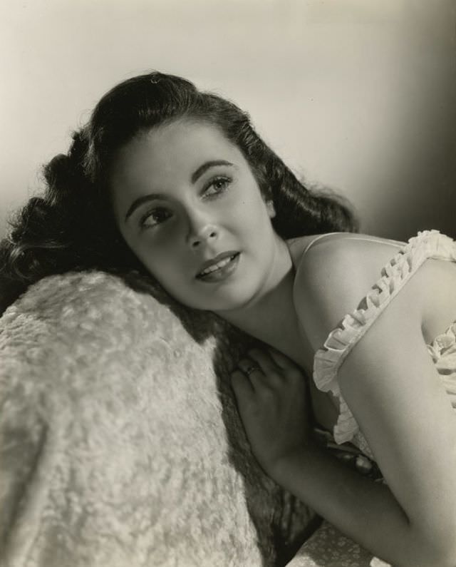 Elizabeth Taylor: The Mesmerizing Gaze Through Clarence Sinclair Bull's Lens, 1940s