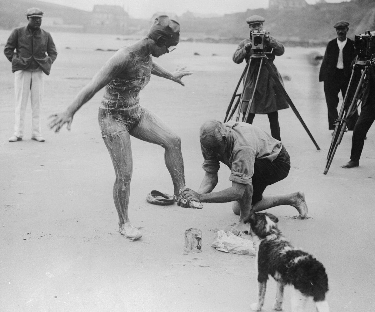 The Day Gertrude Ederle Shattered Records and Became the First Woman to Cross the Channel, 1926