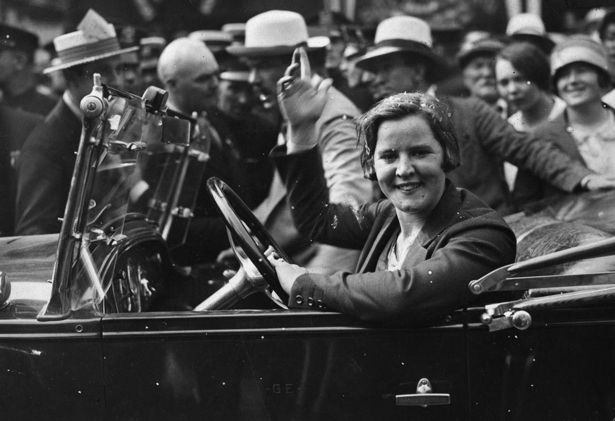 The Day Gertrude Ederle Shattered Records and Became the First Woman to Cross the Channel, 1926