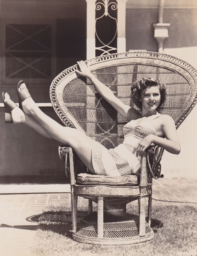 25 Lovely Photos of Jean Rogers Capturing Her Most Iconic Moments in the 1930s and '40s