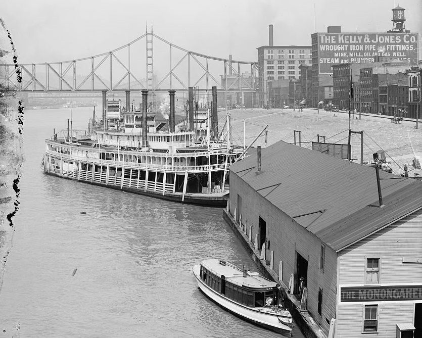 The Levee from Smithfield Street Bridge in Pittsburgh, early 1900s.