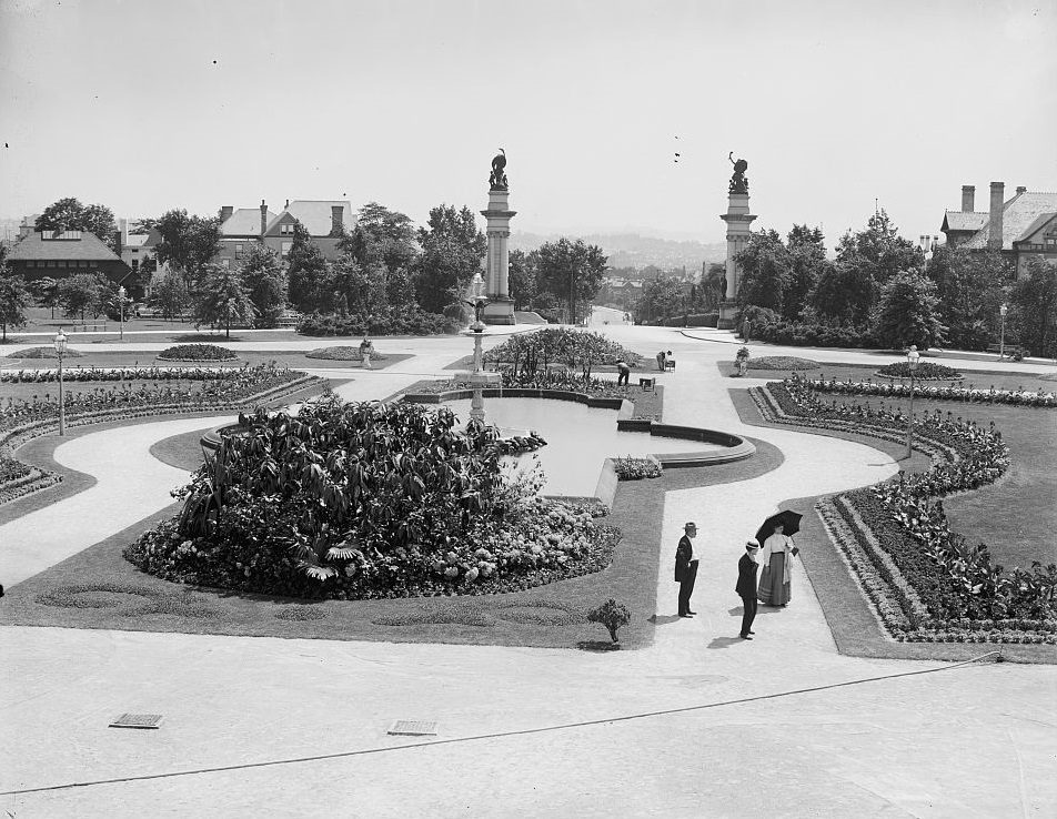 Highland Park Entrance, Pittsburgh, Pennsylvania, 1900s