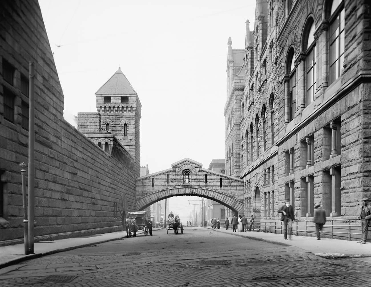 Another view of the Bridge of Sighs in Pittsburgh, 1903.