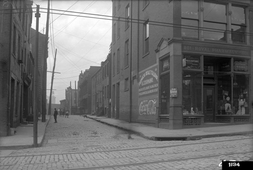 Chatham and Wylie, northwest corner looking north, 1912