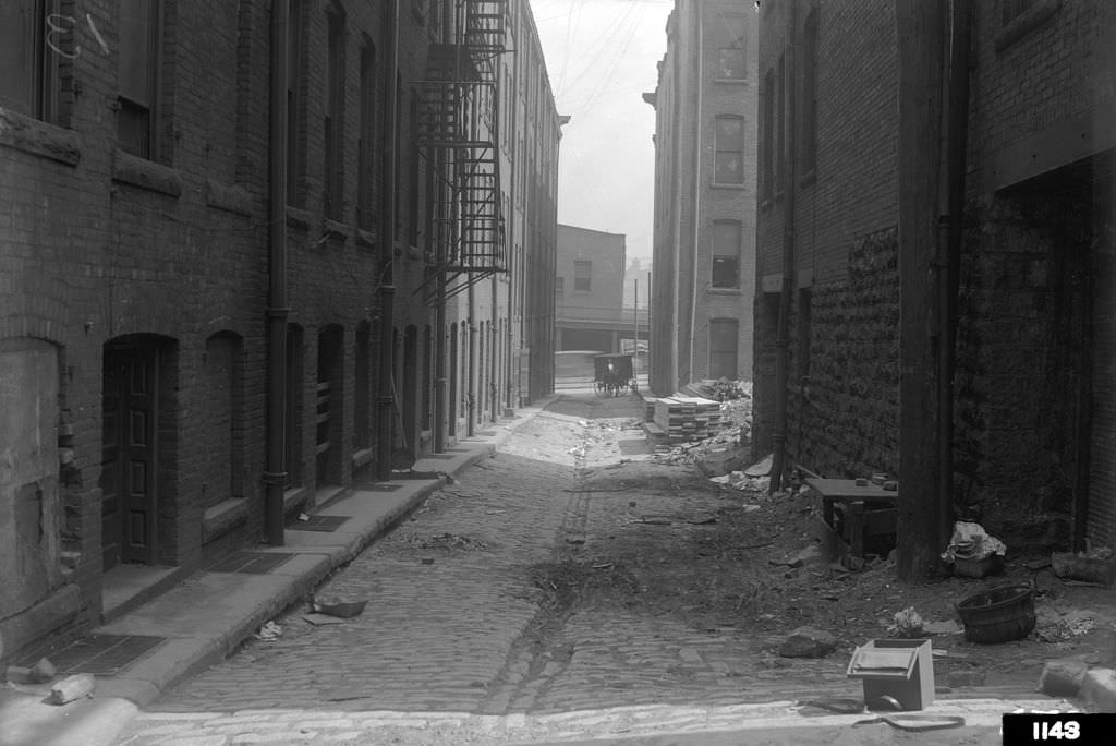 O'Neil Alley, north from Strawberry Way, 1912