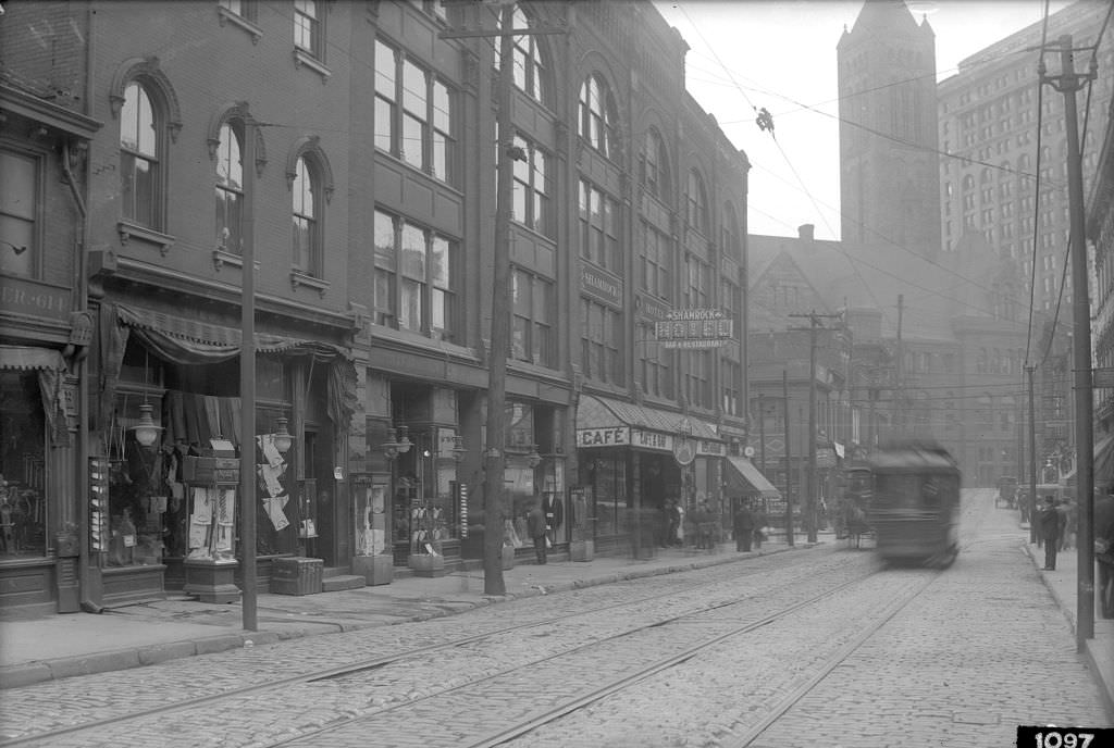 Wylie Avenue, south side looking west from Tunnel, 1910s
