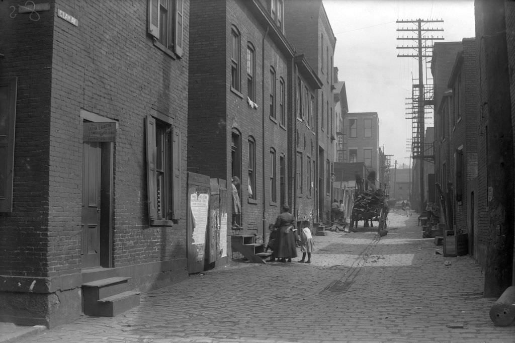 Clay Alley, view east from Chatham Street, 1910s