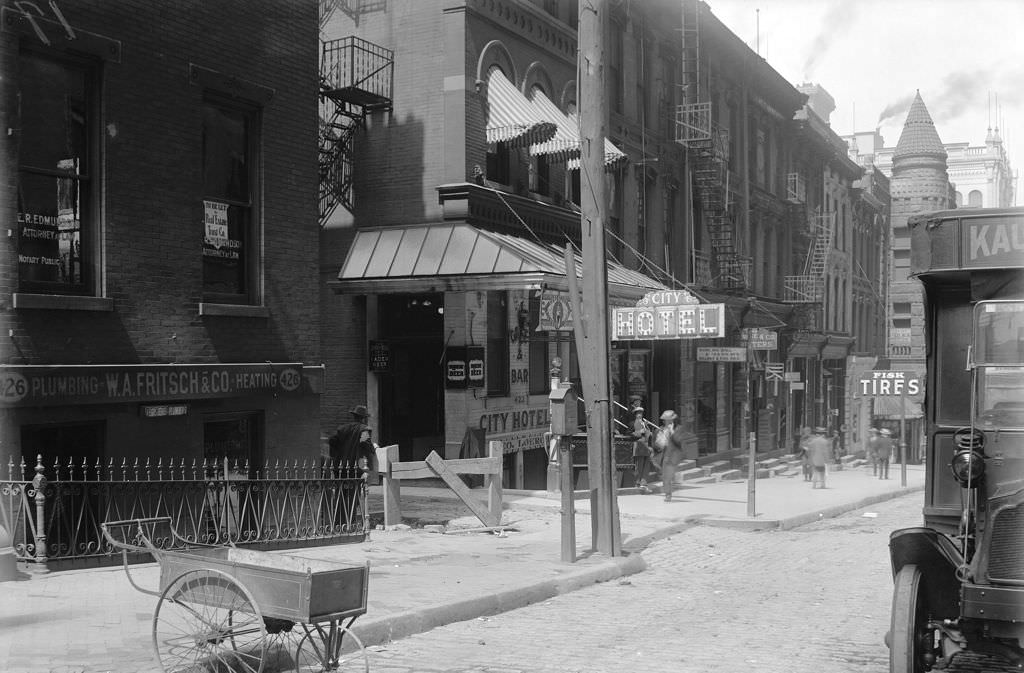 Diamond Street, west view from no. 426, 1910s
