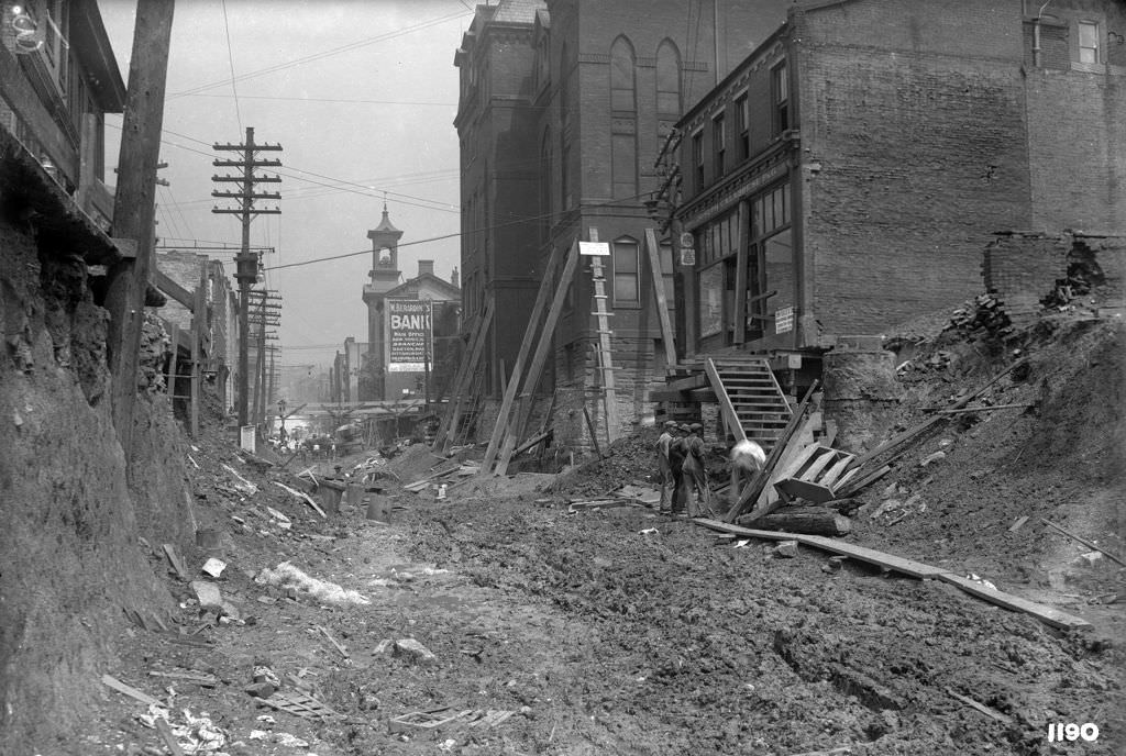 Webster Avenue, east view from west of Tunnel, 1910s