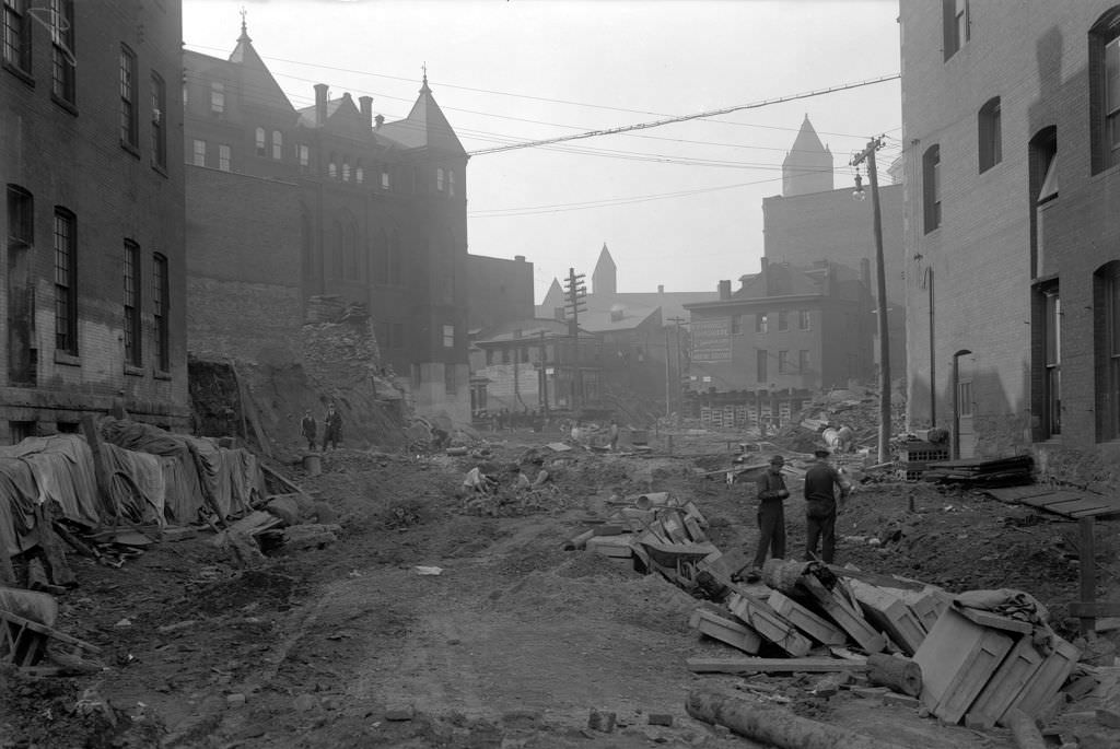 Bigelow Boulevard, south view from Seventh Avenue, 1910s