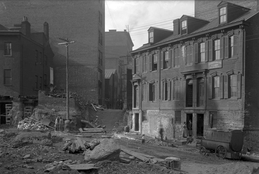 Tunnel Street, property at corner view, 1910s