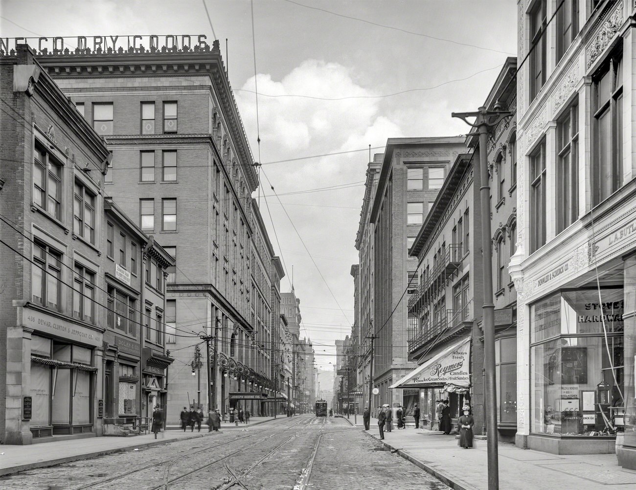 Pennsylvania Avenue and Joseph Horne's Store, Pittsburgh, Pennsylvania, 1912